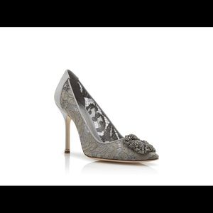 New in box Manolo Hangisi grey lace pump size 7